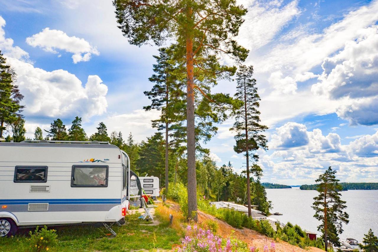 Arjaeng Camping & Stugor Sommarvik Экстерьер фото